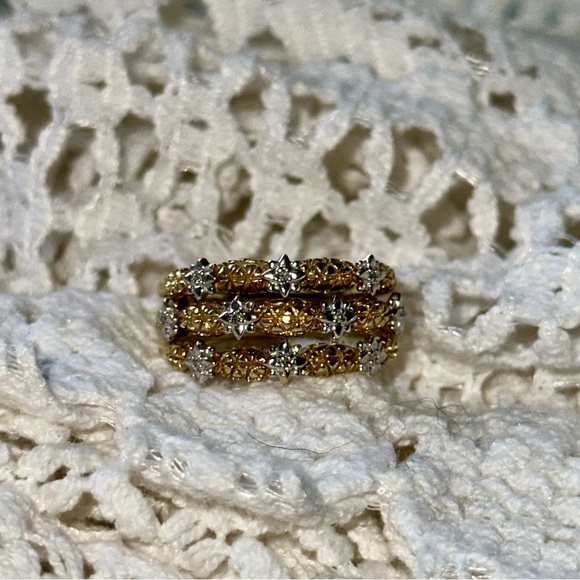 Gold and Silver Floral Ring - Picture 2 of 6